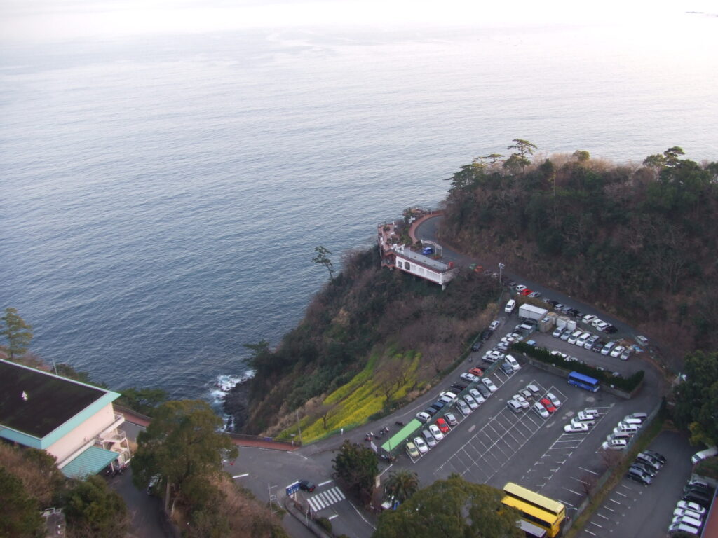 熱海城からの俯瞰02駐車場