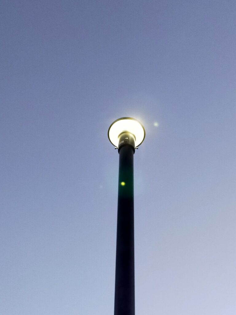 街灯のアオリ