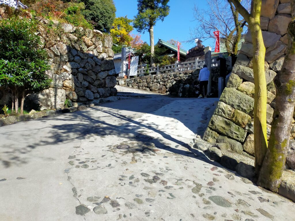 犬山城への坂_02