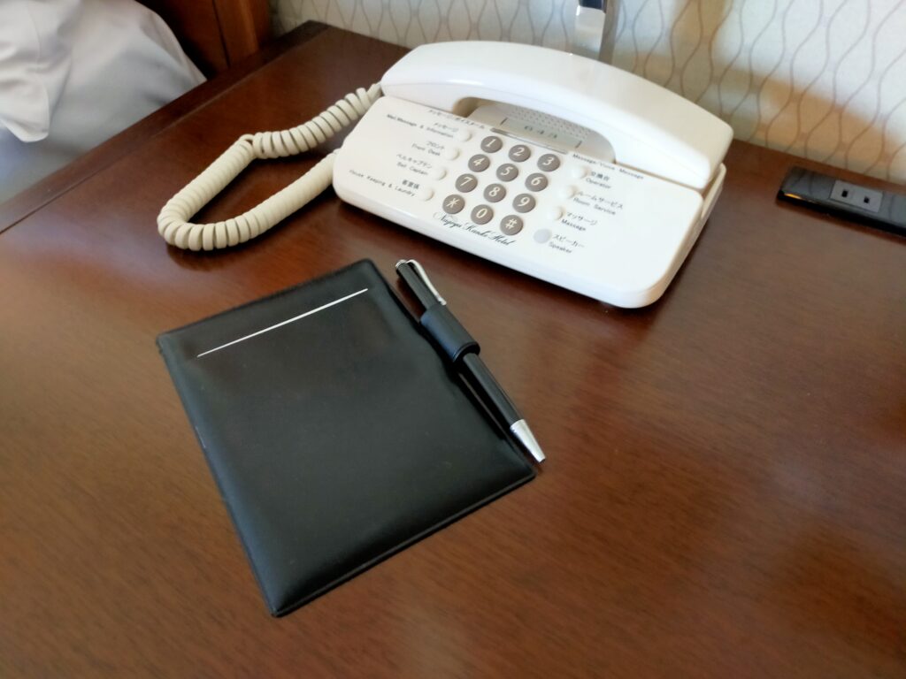 ホテルの電話